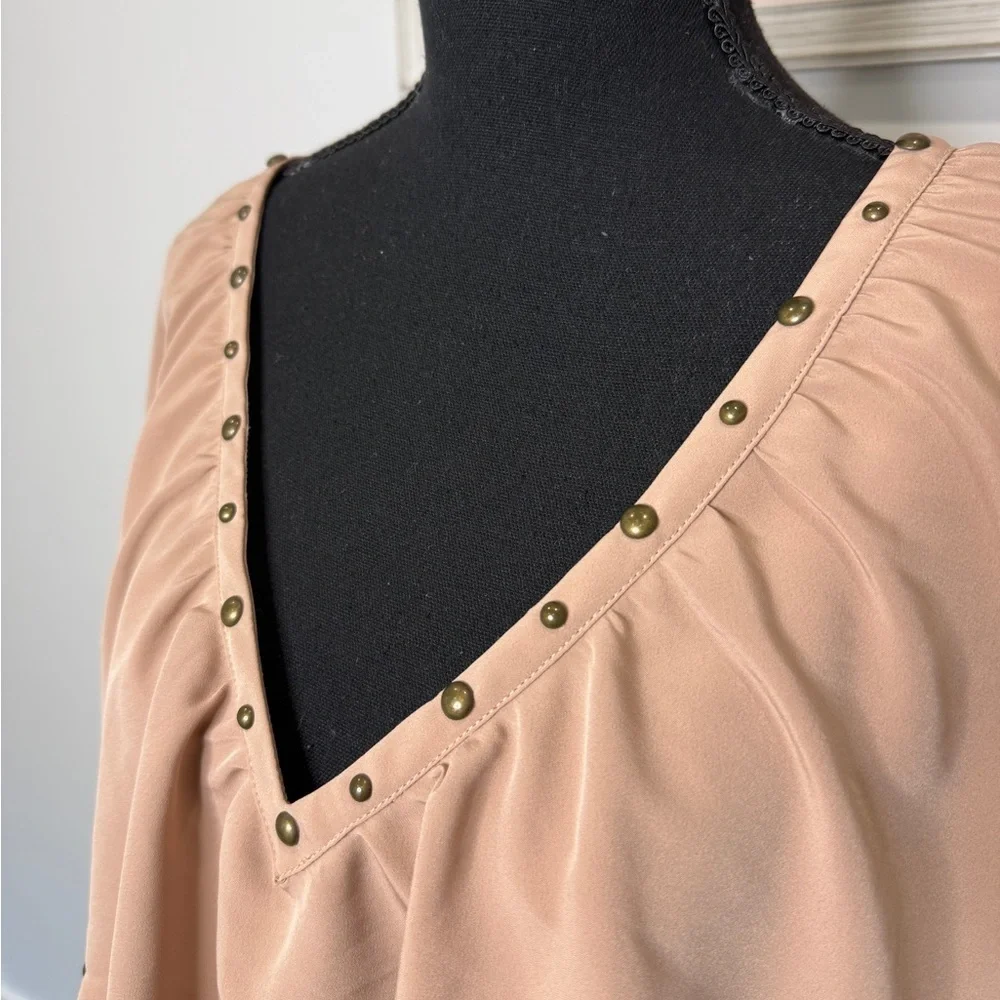 Hanna G Nude V-Neck Western Top